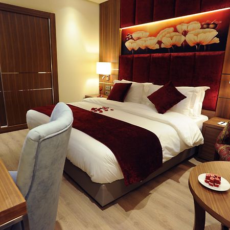 Gems Hotel Beirut Bagian luar foto