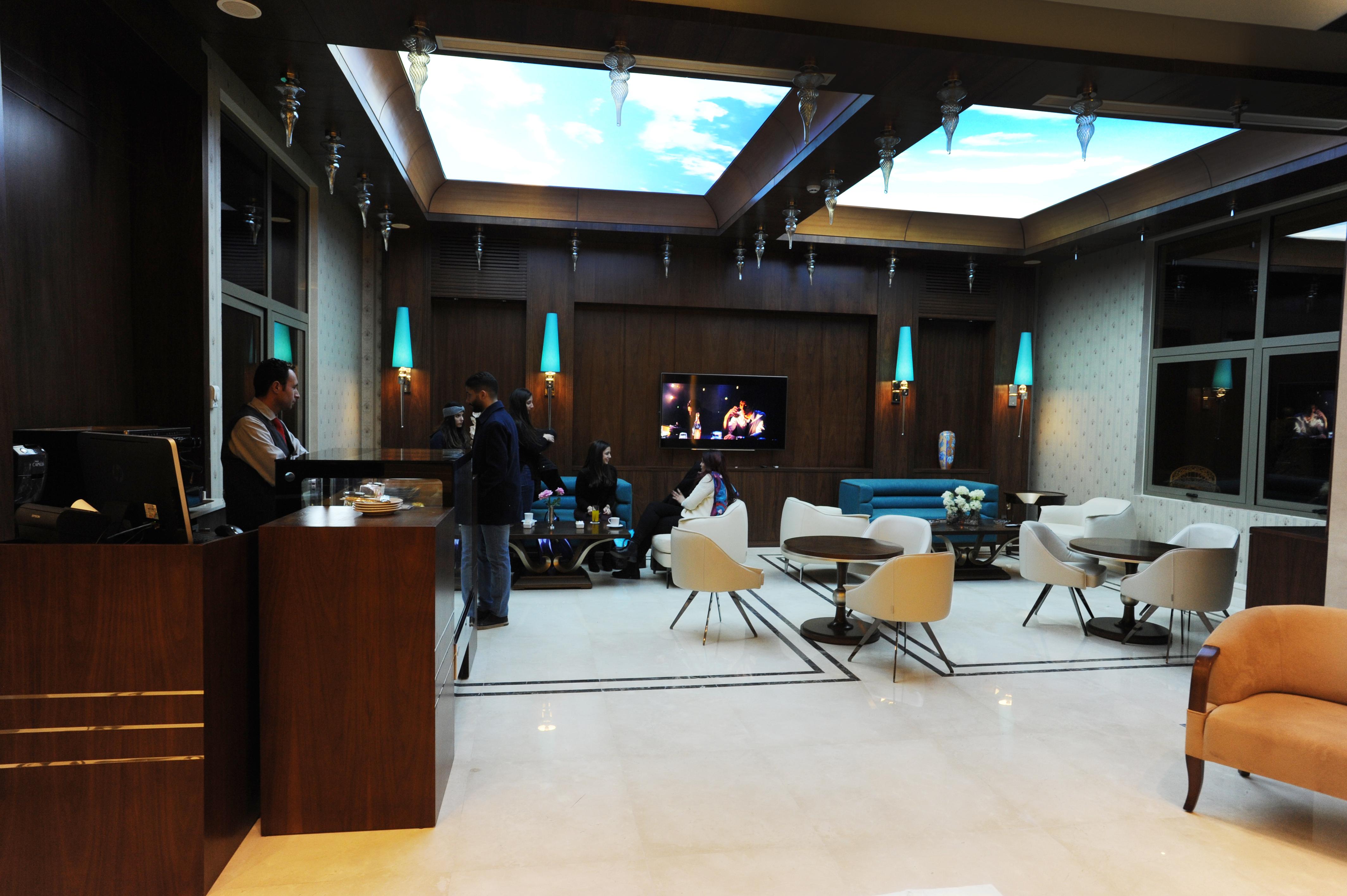 Gems Hotel Beirut Bagian luar foto